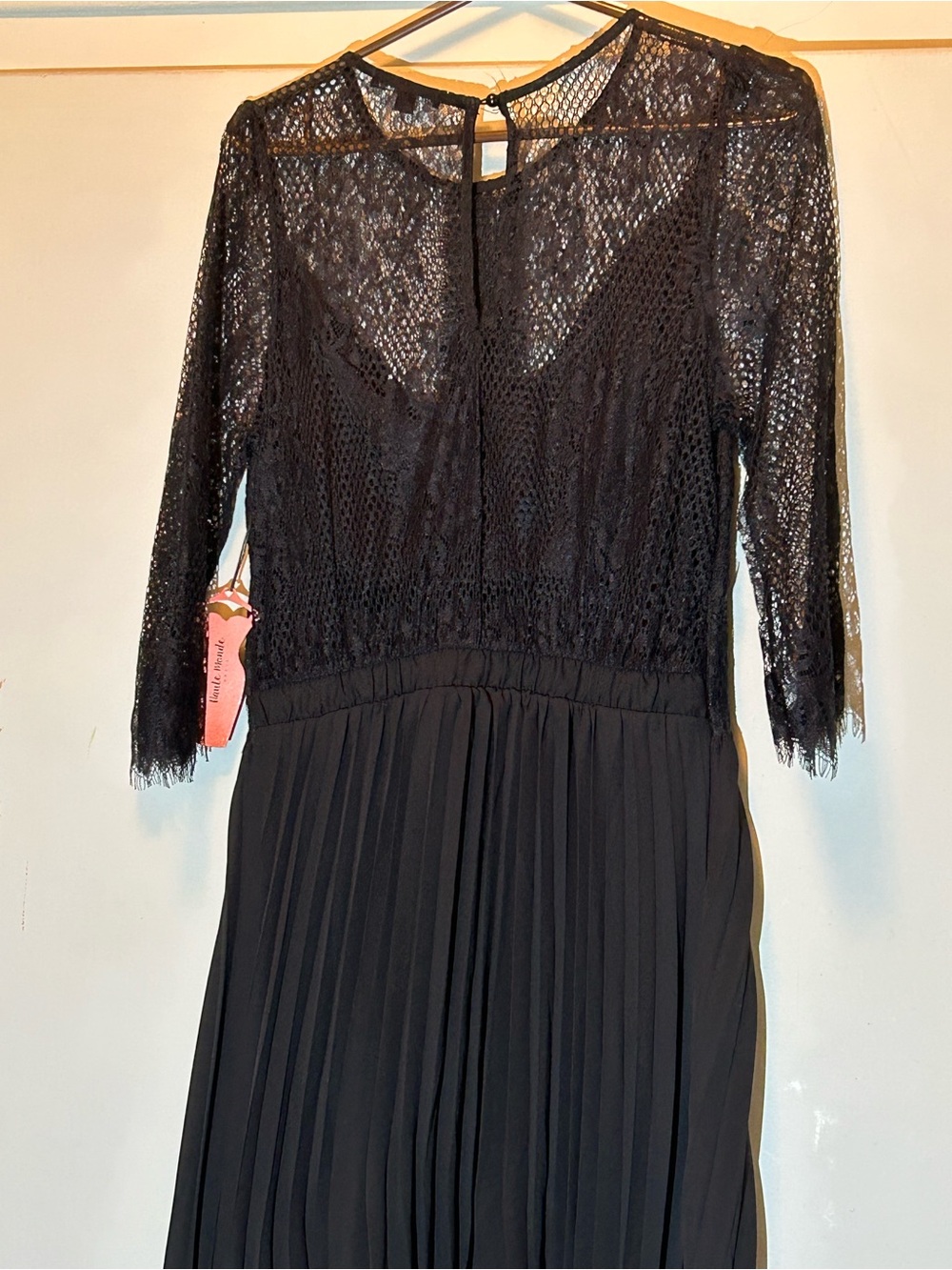 Haute Monde Black Lace Long Sleeve Pleated Evening Dress - Picture 4 of 13